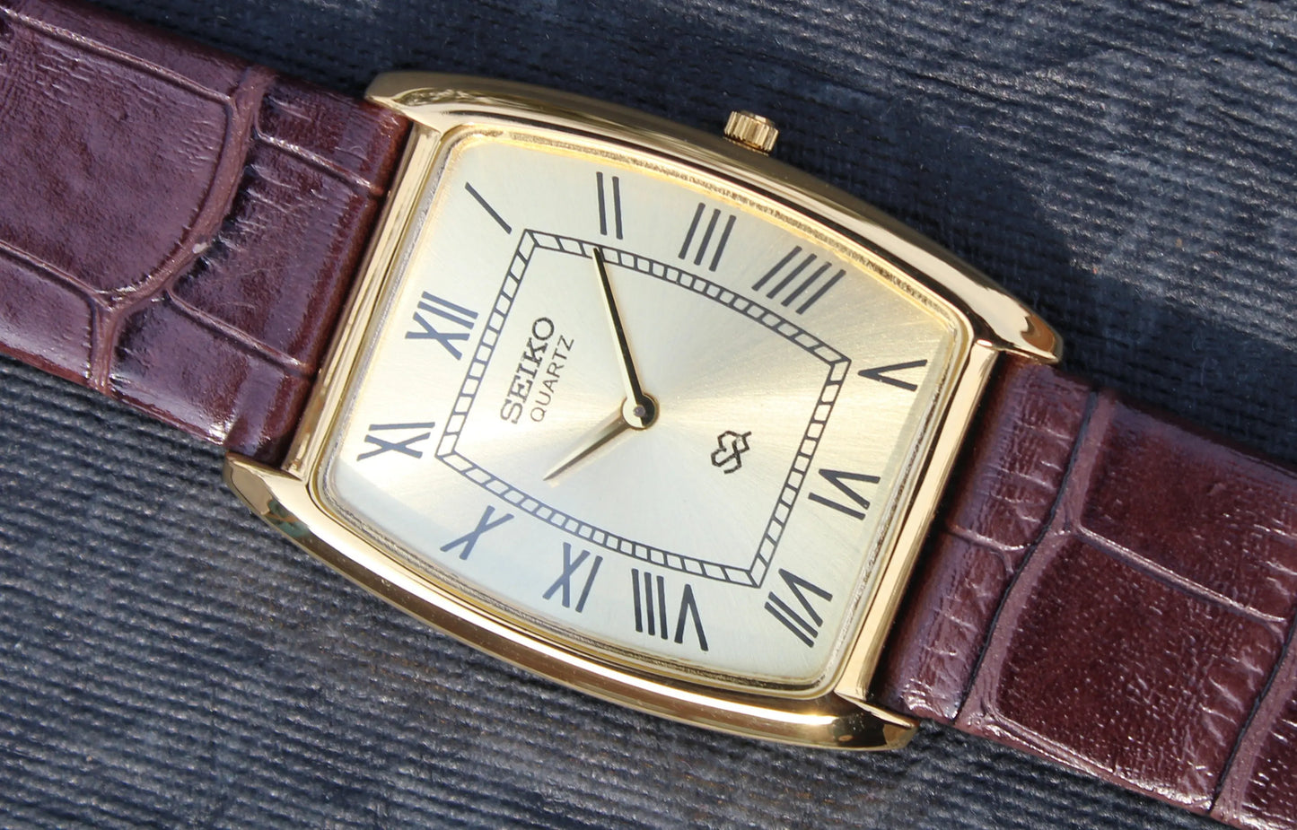 Seiko Quartz Super Slim Two Hands Japan Made Gold Plated Case Golden Dial Wristwatch - Genuine Vintage Watches
