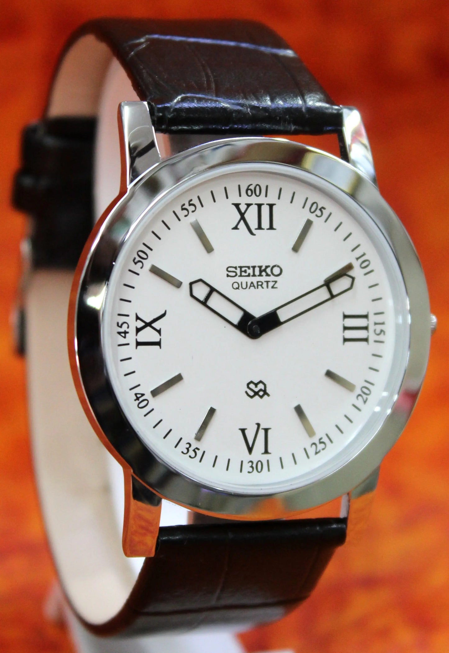 Seiko Quartz Super Slim Two Hands Japan Made Stainless Steel Case White Dial Wristwatch - Genuine Vintage Watches