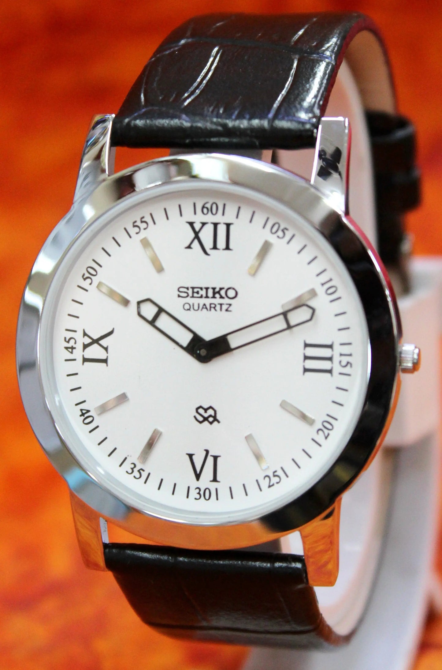 Seiko Quartz Super Slim Two Hands Japan Made Stainless Steel Case White Dial Wristwatch - Genuine Vintage Watches