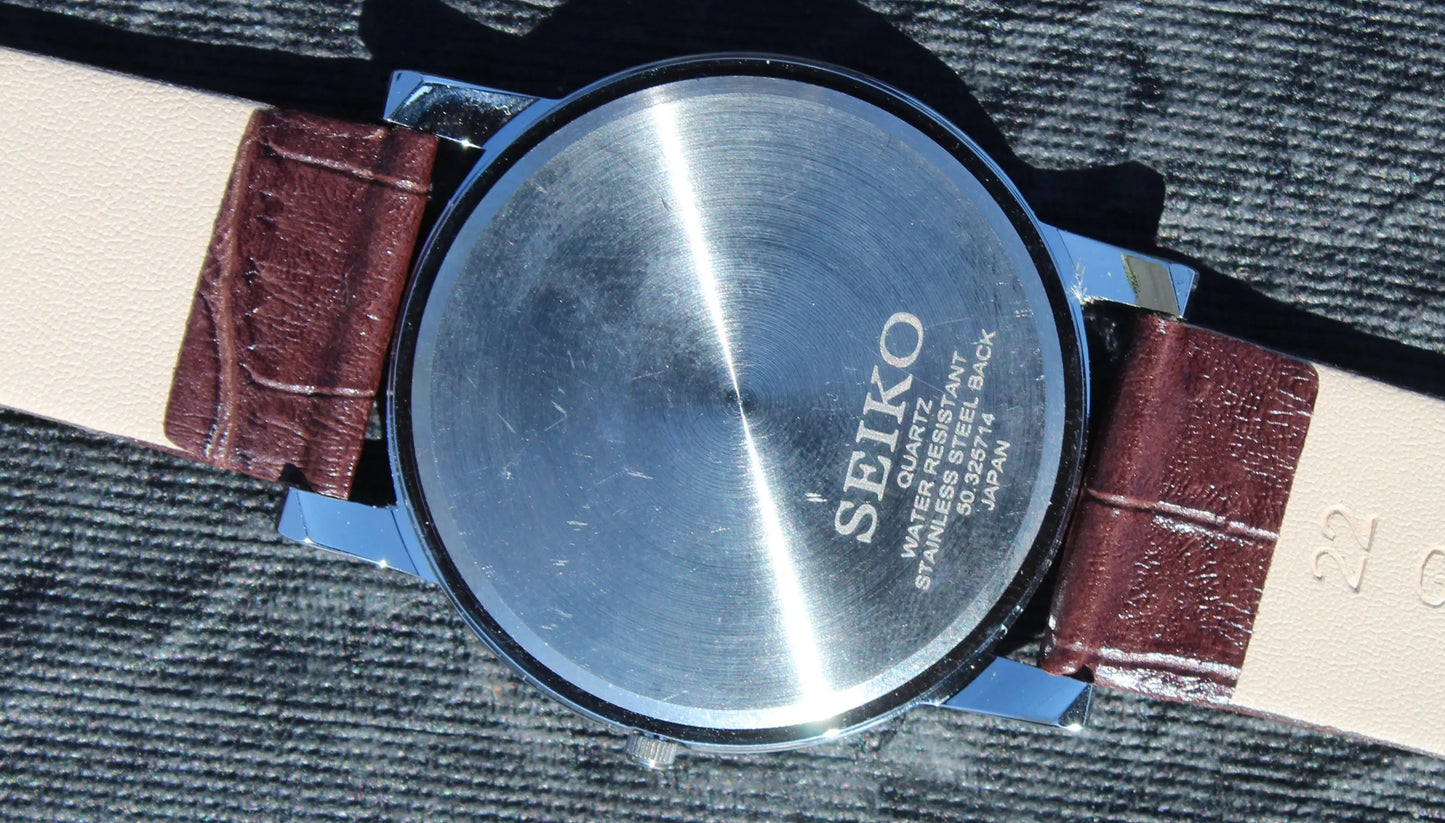 Seiko Quartz Watch Super Slim Two Hands Japan Made Stainless Steel Case White Dial - Genuine Vintage Watches