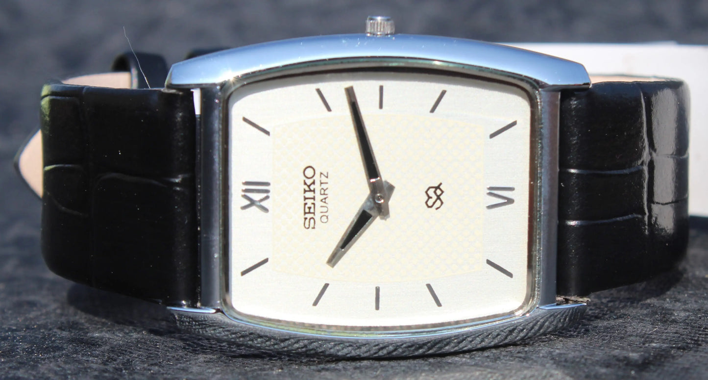 Seiko Quartz Super Slim Two Hands Japan Made Stainless Steel Case Silver Dial Wristwatch - Genuine Vintage Watches