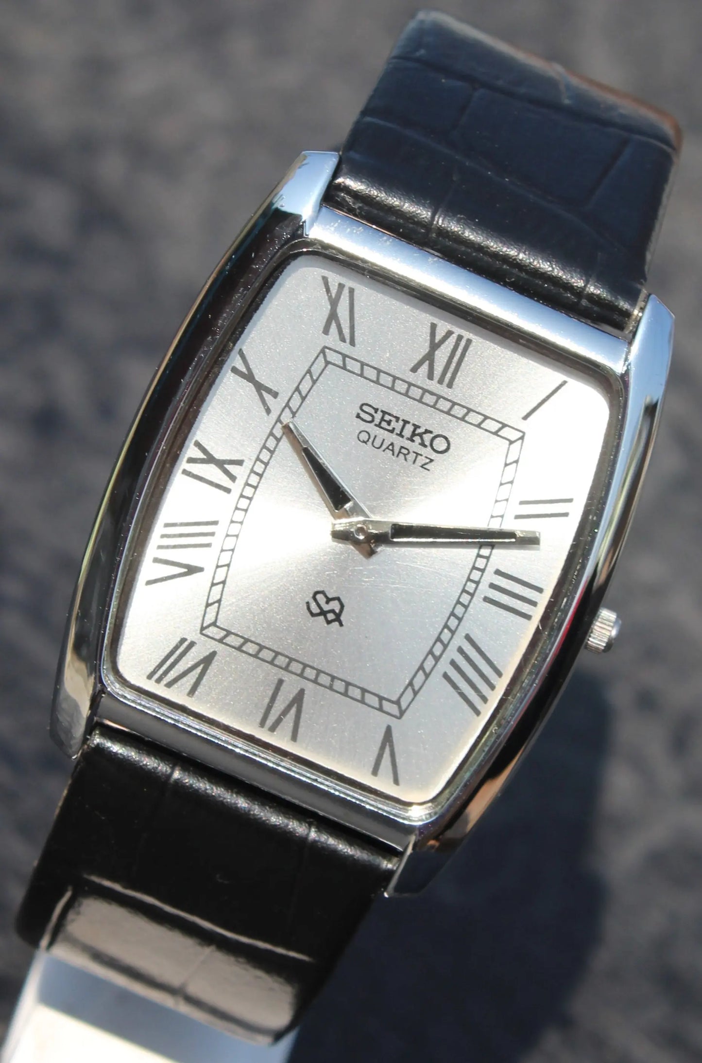 Seiko Quartz Super Slim Two Hands Japan Made Stainless Steel Case Silver Dial Wristwatch - Genuine Vintage Watches