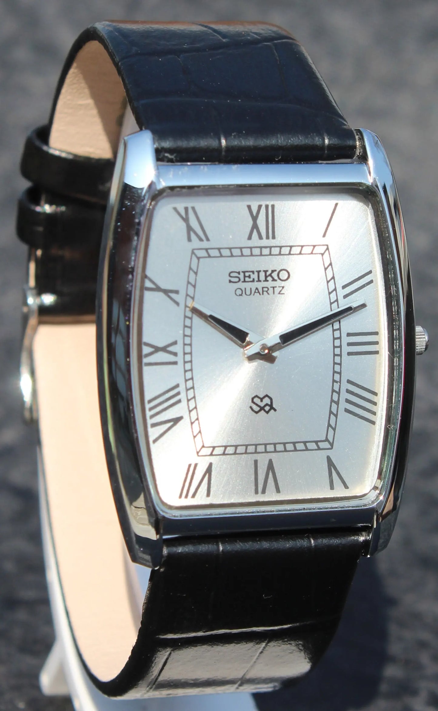 Seiko Quartz Super Slim Two Hands Japan Made Stainless Steel Case Silver Dial Wristwatch - Genuine Vintage Watches