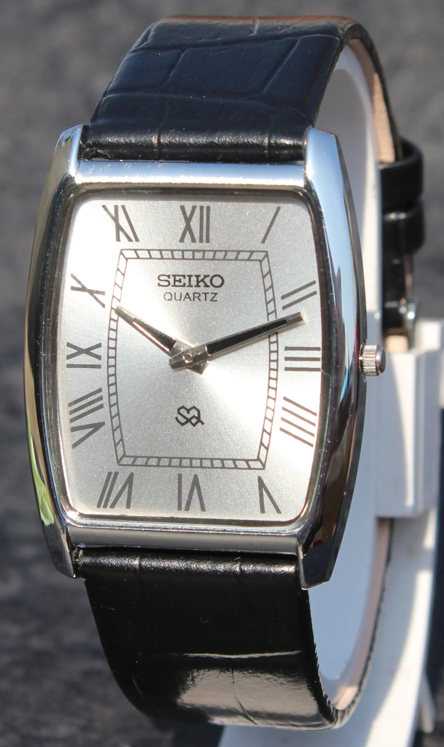 Seiko Quartz Super Slim Two Hands Japan Made Stainless Steel Case Silver Dial Wristwatch - Genuine Vintage Watches