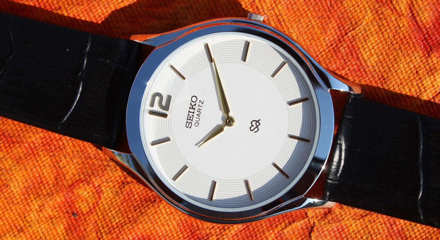 Seiko Quartz Super Slim Two Hands Japan Made Stainless Steel Case White Dial Wristwatch - Genuine Vintage Watches