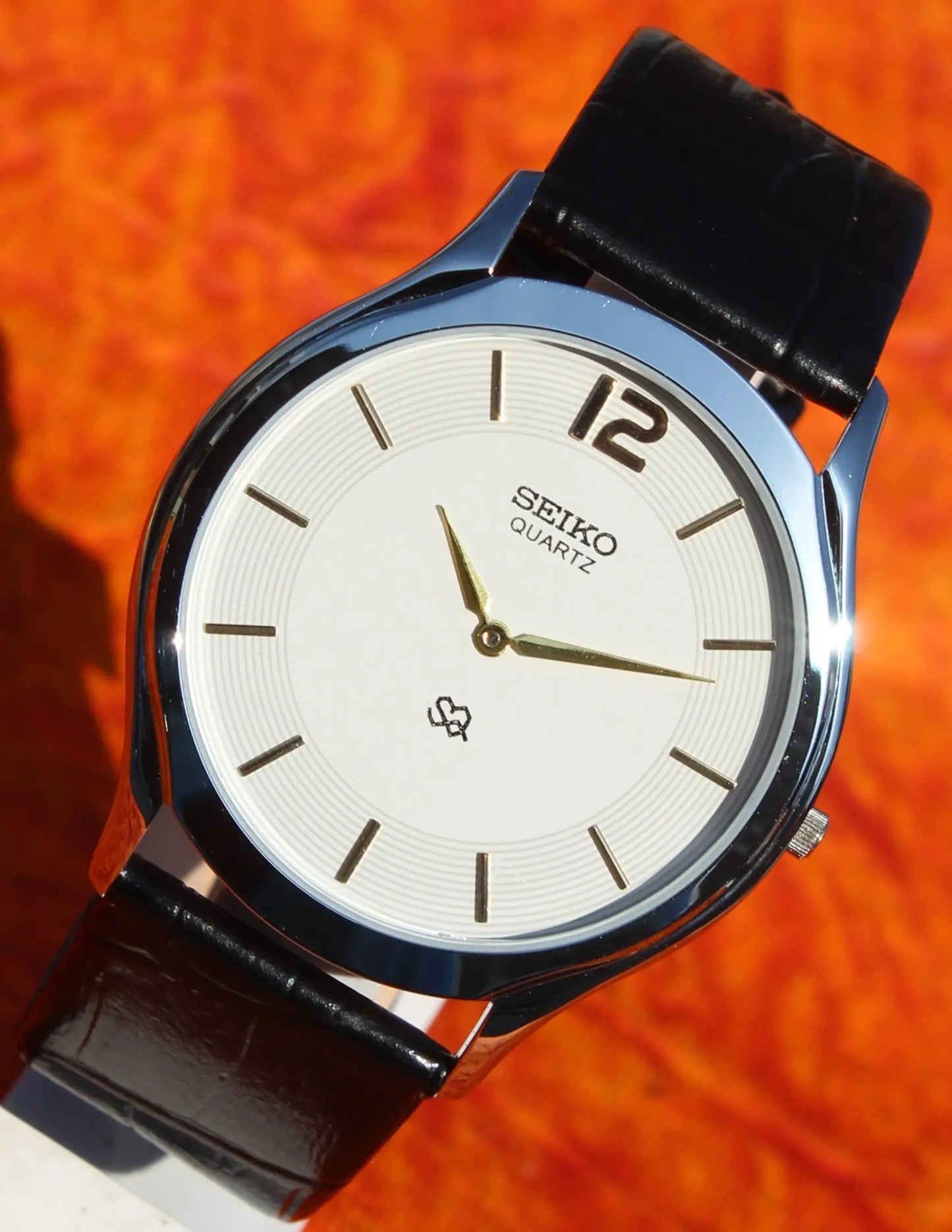 Seiko Quartz Super Slim Two Hands Japan Made Stainless Steel Case White Dial Wristwatch - Genuine Vintage Watches