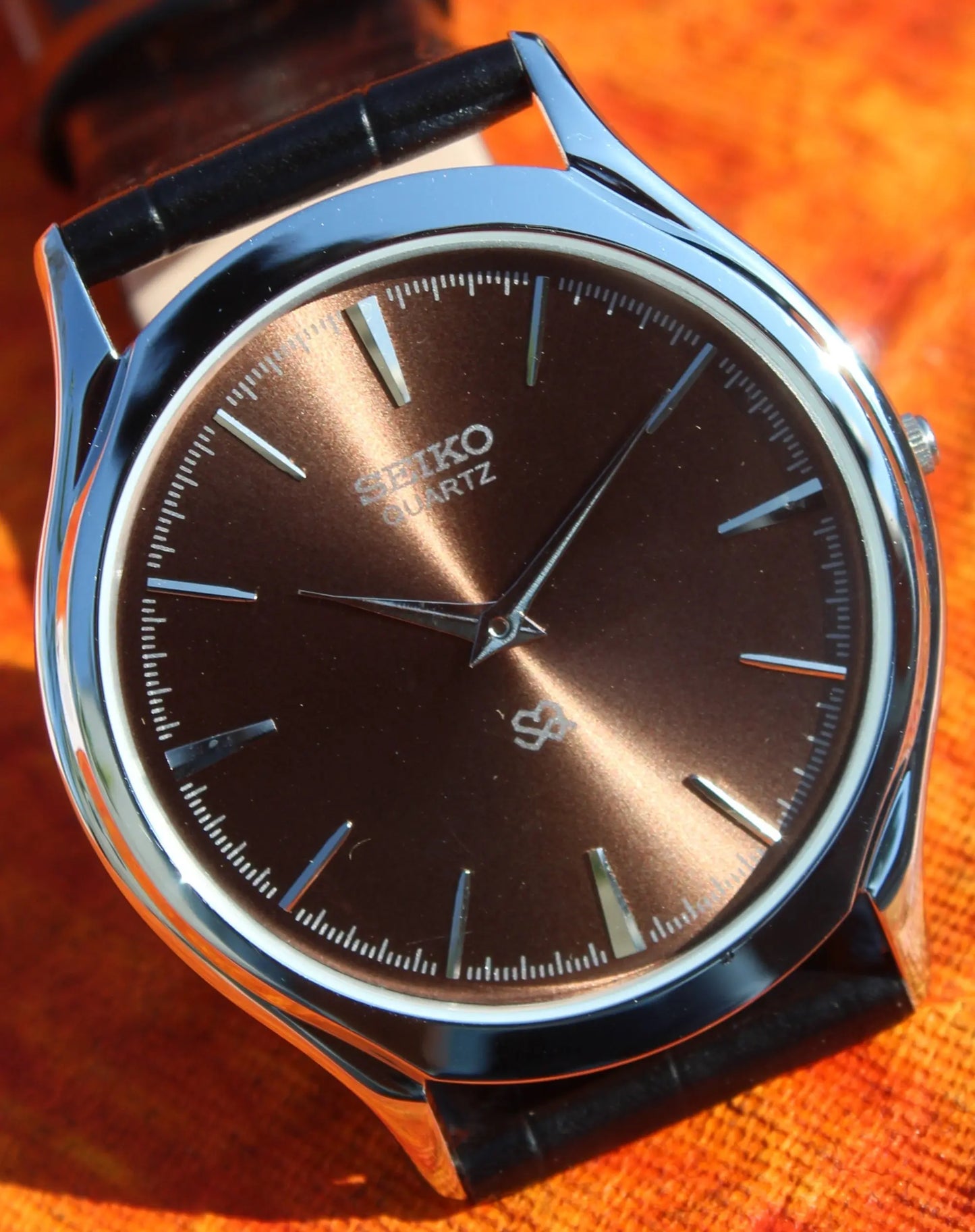 Seiko Quartz Super Slim Two Hands Japan Made Stainless Steel Case Brown Dial Wristwatch - Genuine Vintage Watches