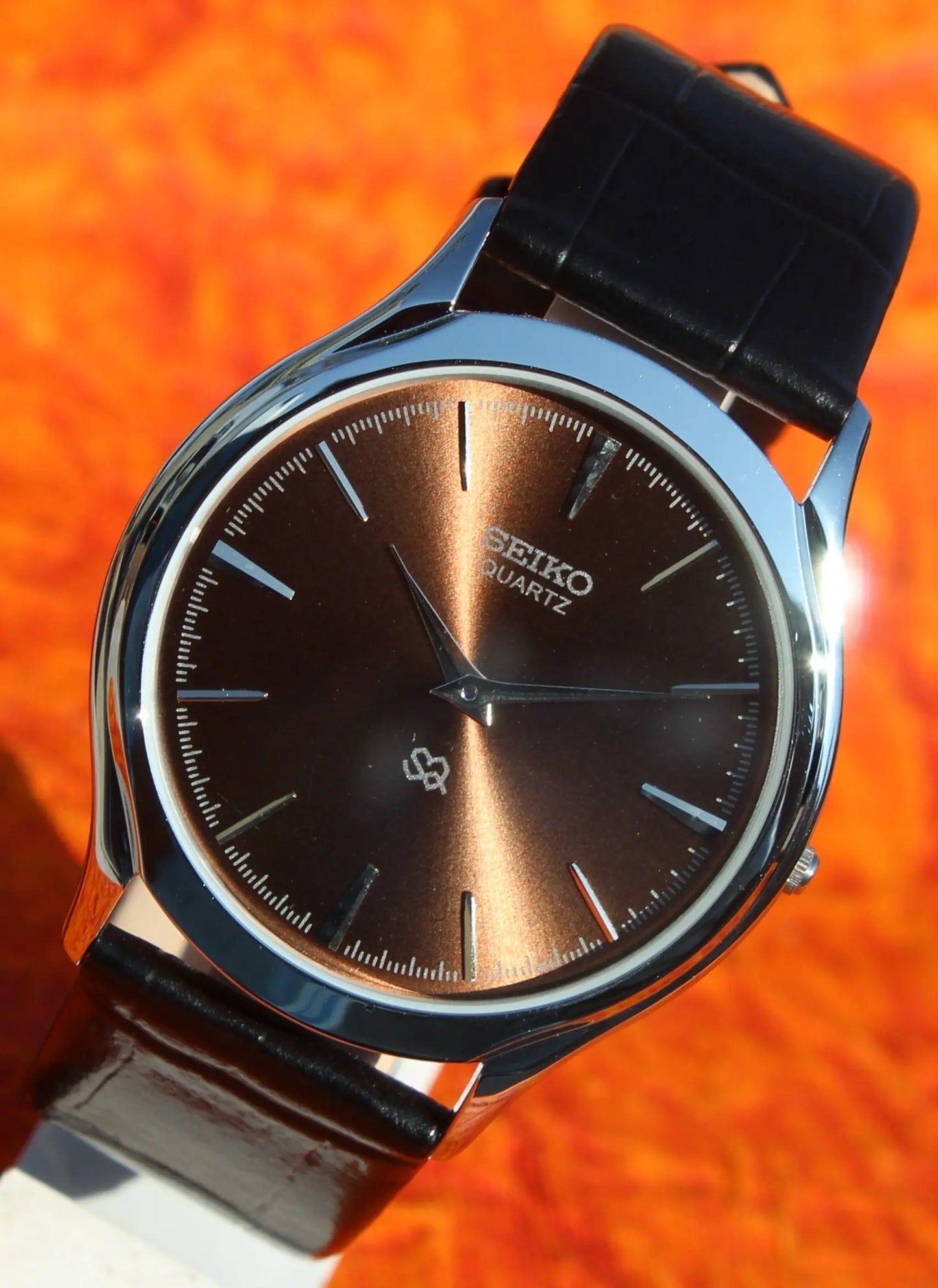 Seiko Quartz Super Slim Two Hands Japan Made Stainless Steel Case Brown Dial Wristwatch - Genuine Vintage Watches