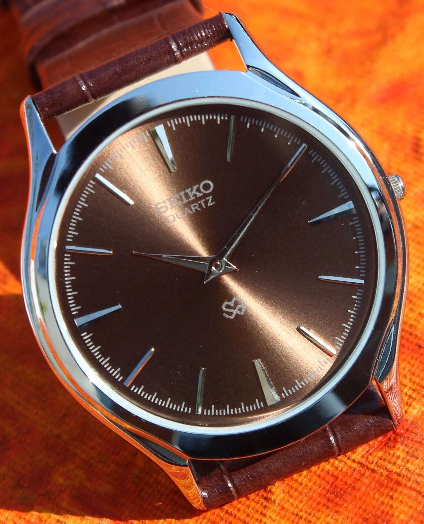 Seiko Quartz Super Slim Two Hands Japan Made Stainless Steel Case Brown Dial Wristwatch - Genuine Vintage Watches