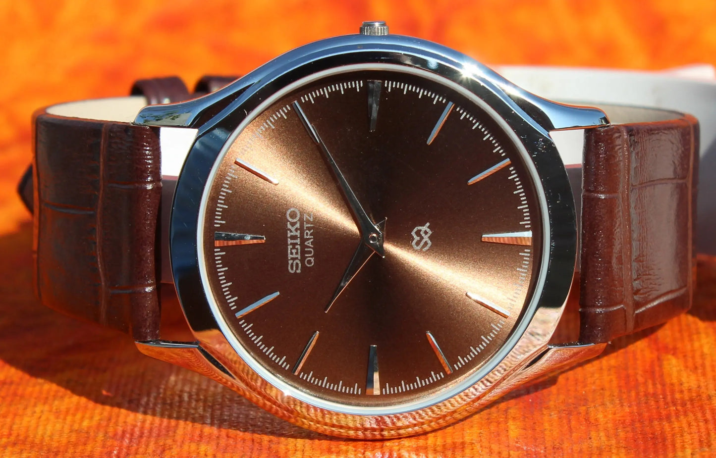 Seiko Quartz Super Slim Two Hands Japan Made Stainless Steel Case Brown Dial Wristwatch - Genuine Vintage Watches