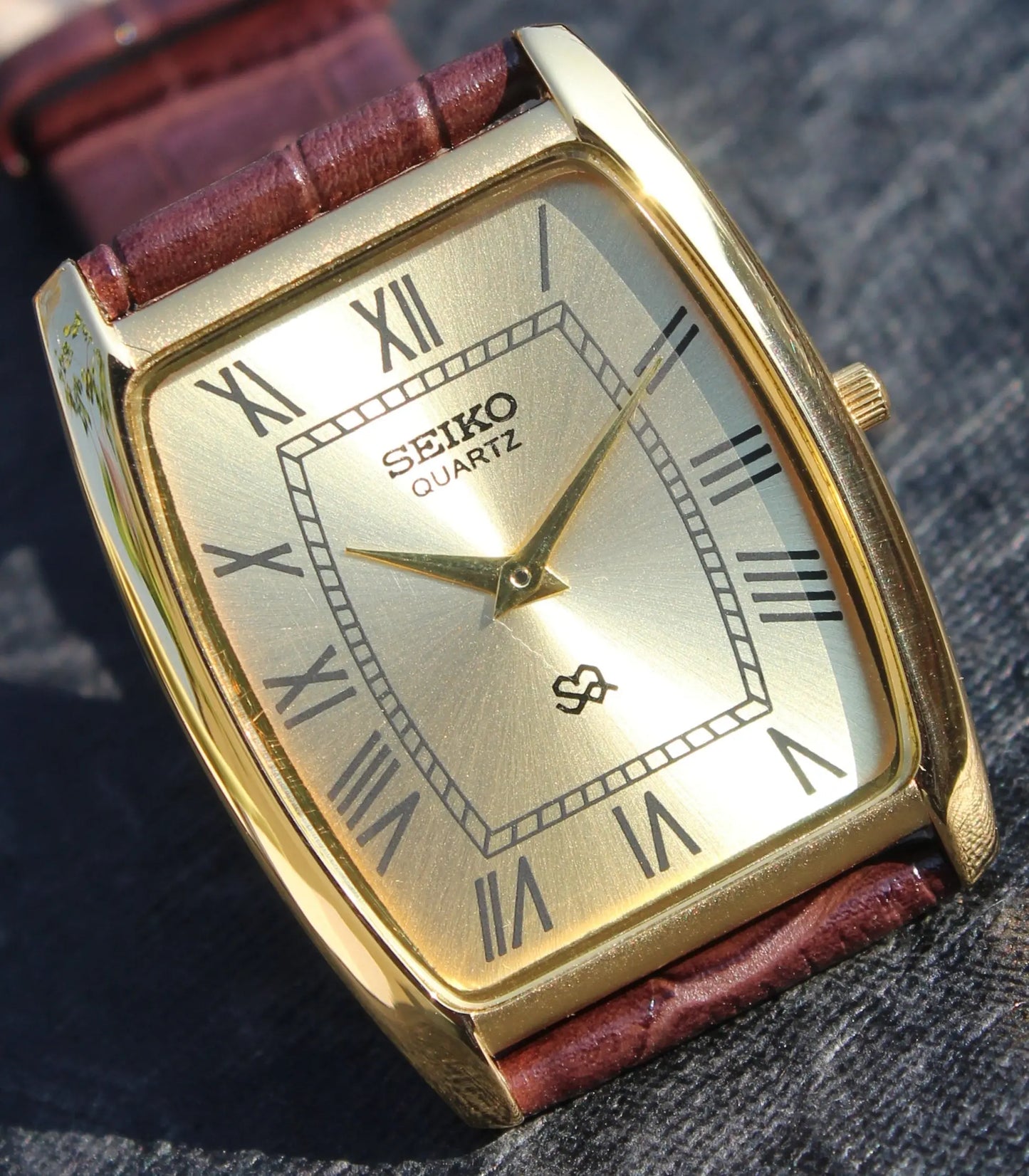 Seiko Quartz Super Slim Two Hands Japan Made Gold Plated Case Golden Dial Wristwatch - Genuine Vintage Watches