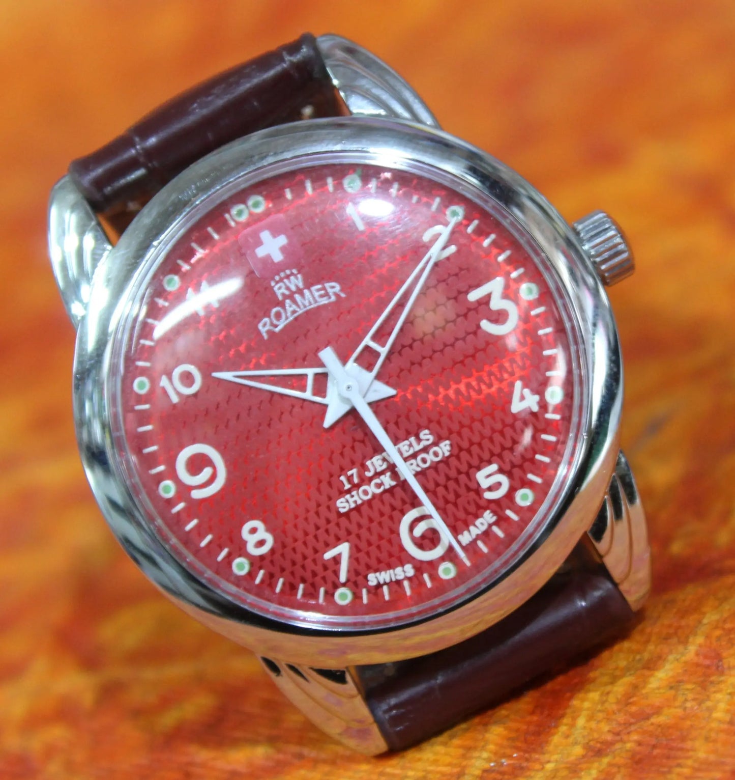 Roamer Vintage Wristwatch ST96 17 Jewels Mechanical Hand Wind Swiss Made - Genuine Vintage Watches