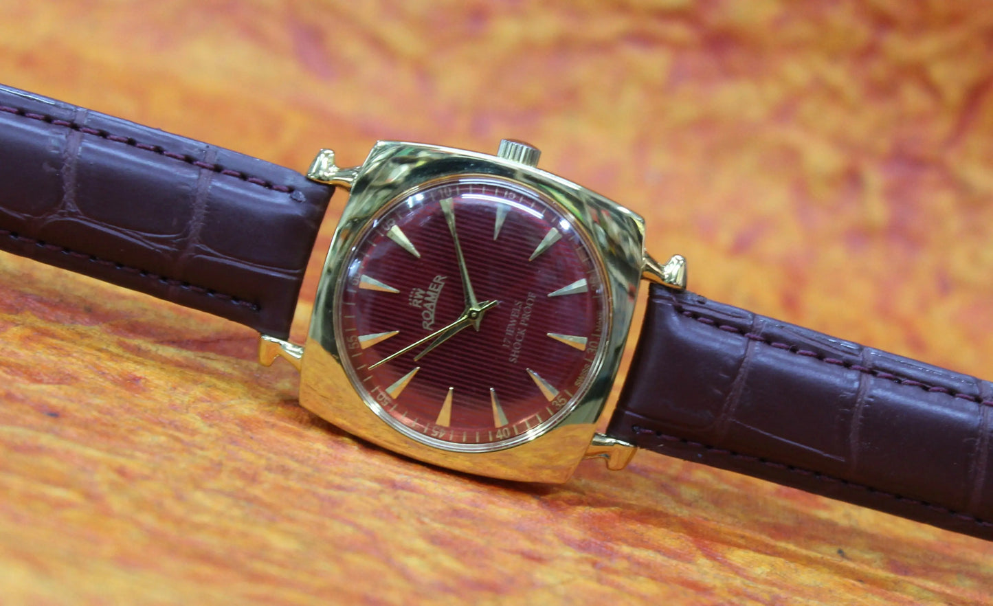 Roamer Vintage Wristwatch 17 Jewels FHF ST96 Mechanical Hand Winding Swiss Made Movement - Genuine Vintage Watches