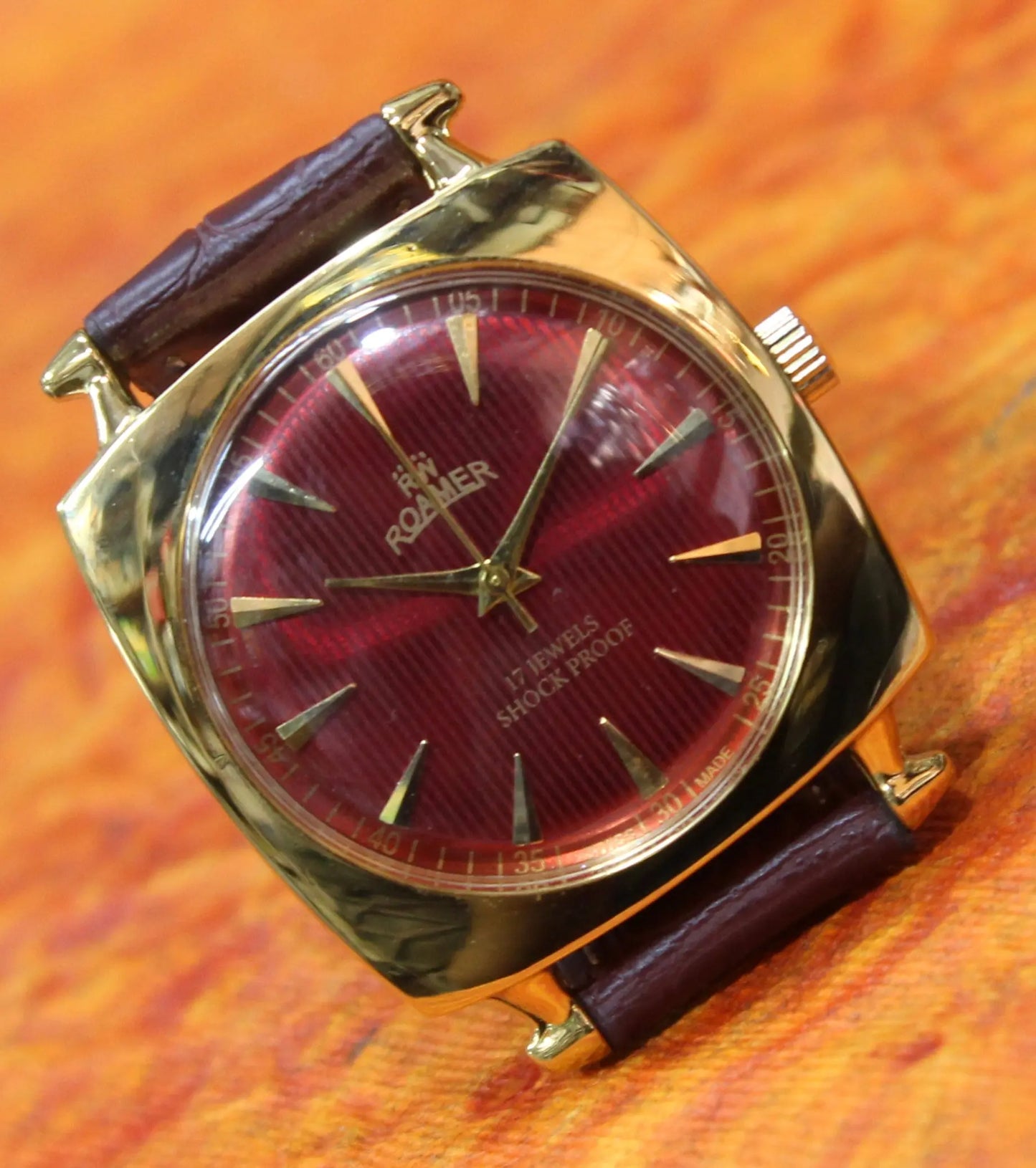 Roamer Vintage Wristwatch 17 Jewels FHF ST96 Mechanical Hand Winding Swiss Made Movement - Genuine Vintage Watches