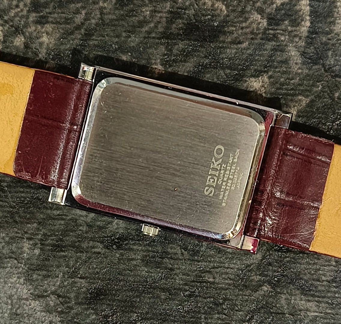 Seiko Quartz Tank Watch Slim Two Hands Wristwatch Geniune-Vintage-Watches