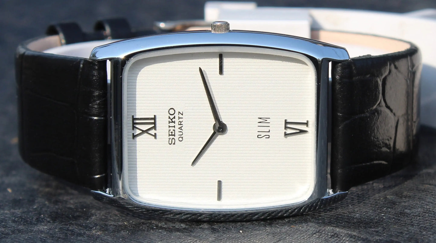 Seiko Quartz Watch Super Slim Two Hands Japan Made Stainless Steel Case White Dial Wristwatch - Genuine Vintage Watches