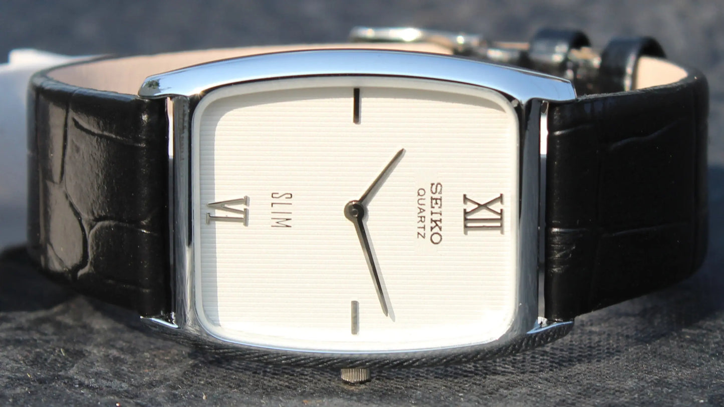 Seiko Quartz Watch Super Slim Two Hands Japan Made Stainless Steel Case White Dial Wristwatch - Genuine Vintage Watches