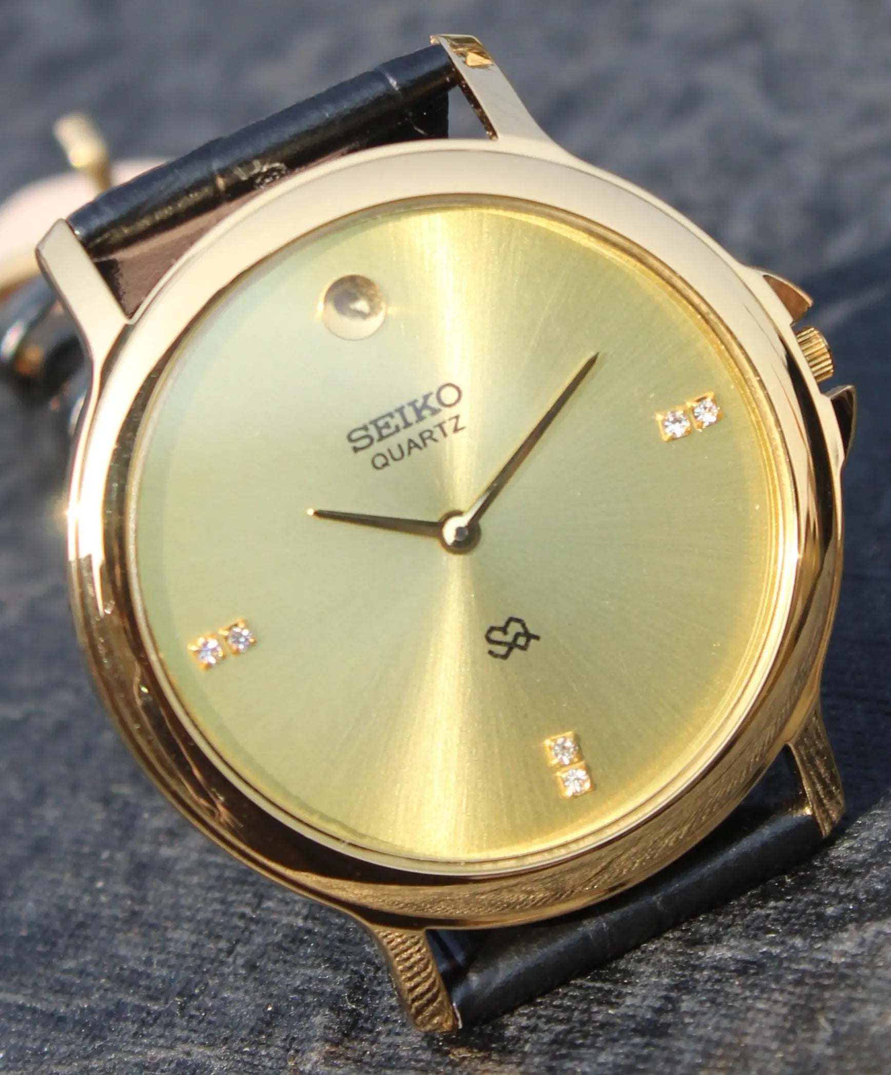 Seiko Quartz Super Slim Two Hands Japan Made Gold Plated Case Golden Dial Wristwatch - Genuine Vintage Watches