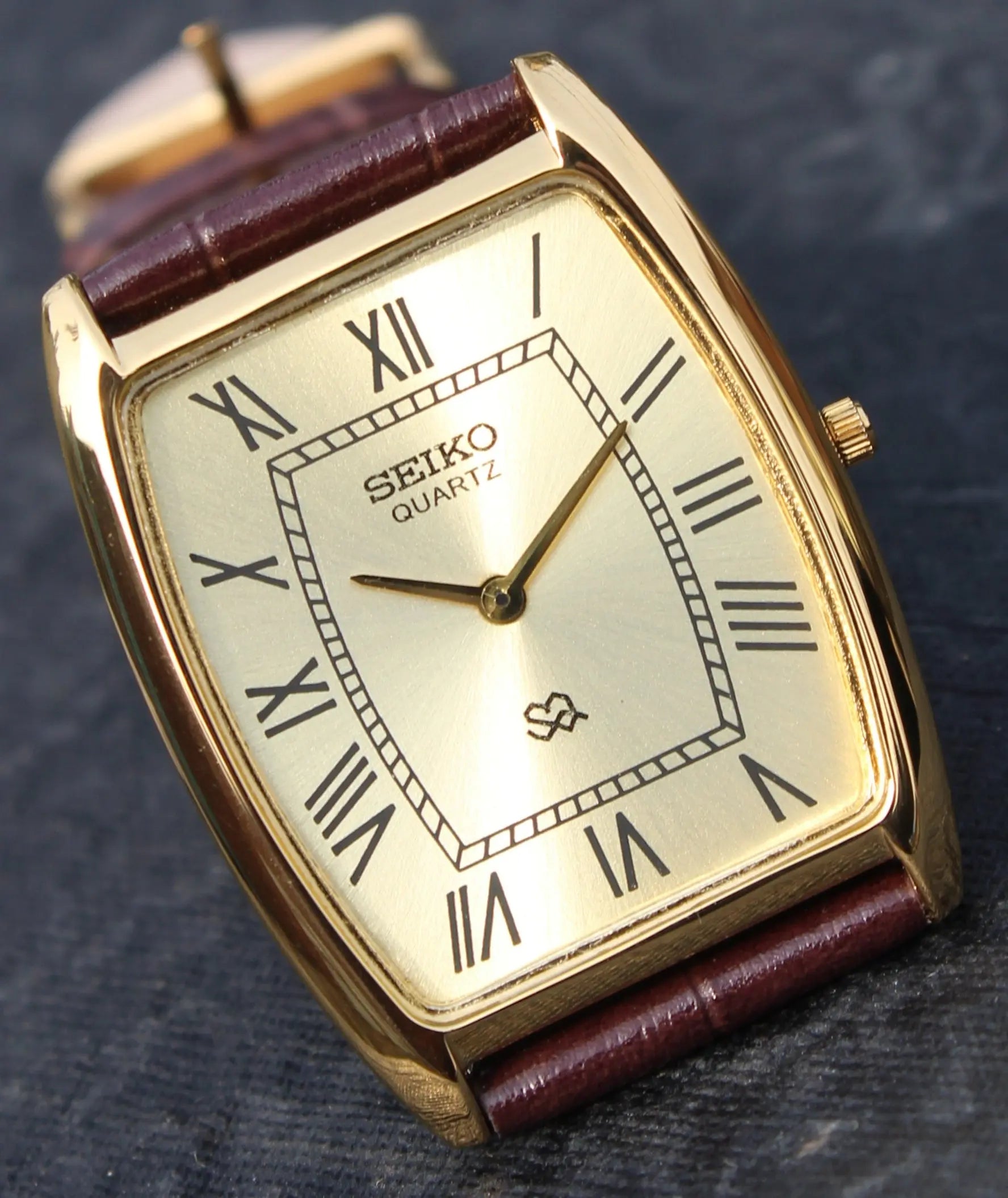 Seiko Quartz Super Slim Two Hands Japan Made Gold Plated Case Golden Dial Wristwatch - Genuine Vintage Watches