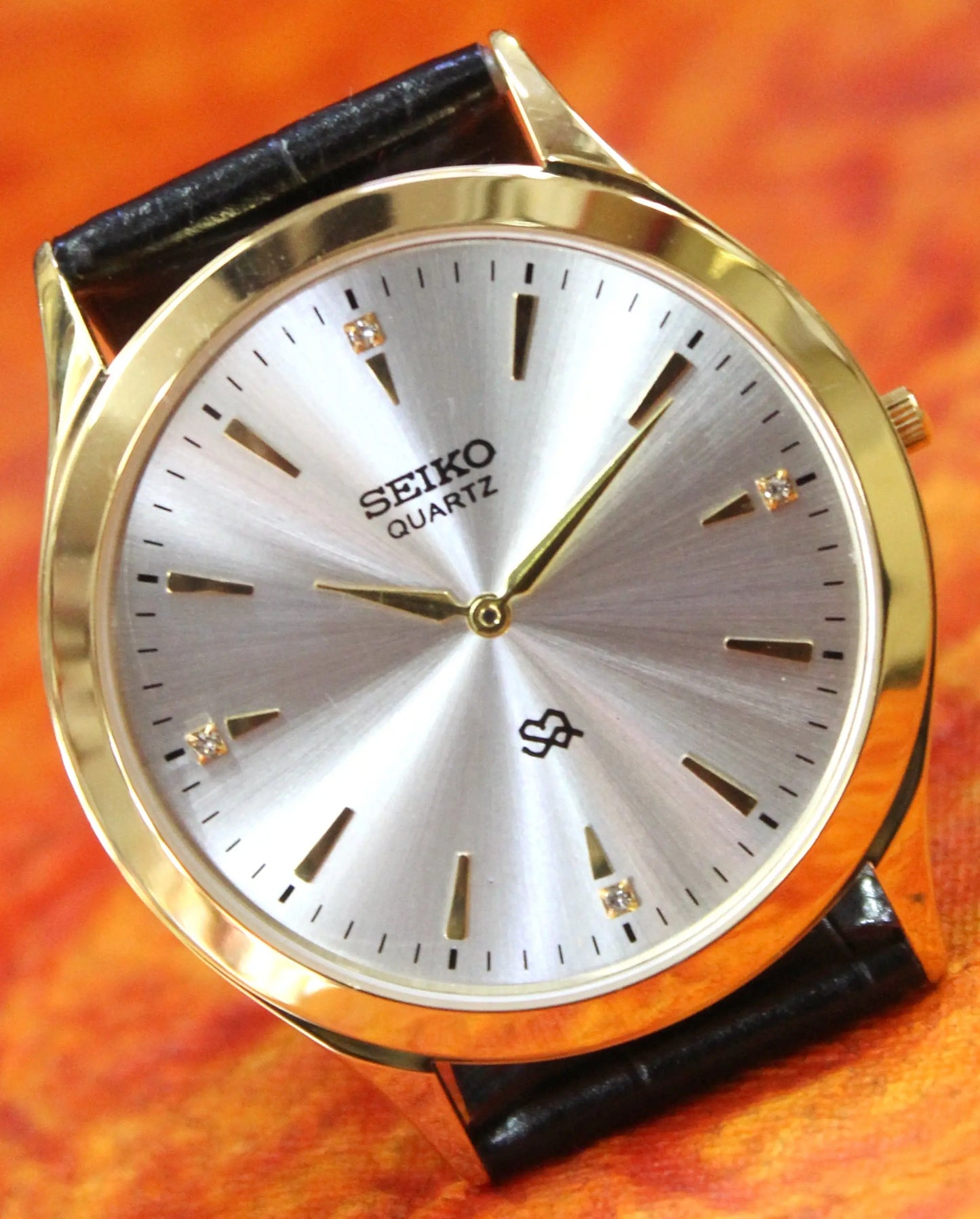 Seiko Quartz Super Slim Two Hands Japan Made Gold Plated Case Silver Dial Wristwatch - Genuine Vintage Watches