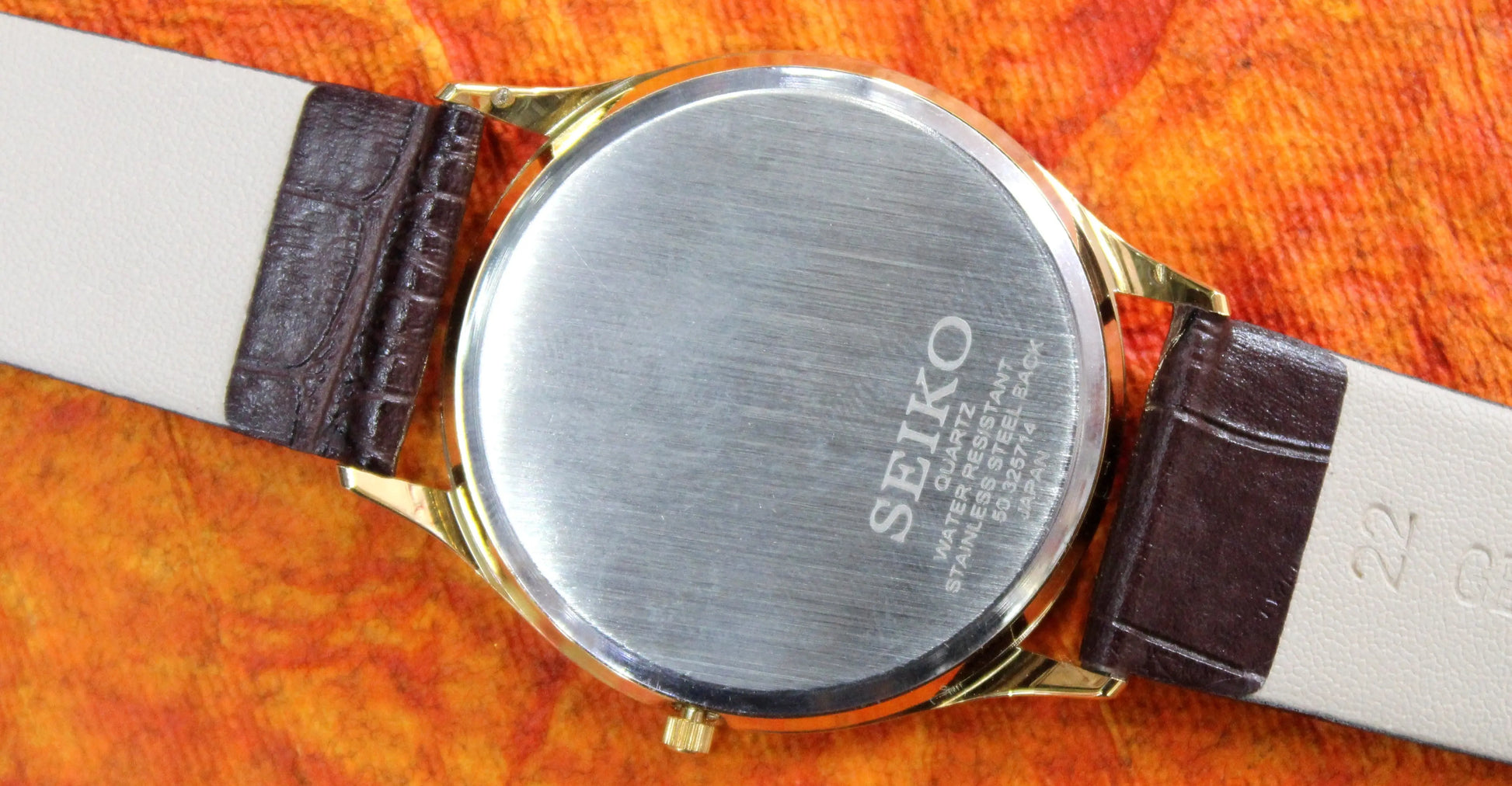 Seiko Quartz Super Slim Two Hands Japan Made Gold Plated Case Silver Dial Wristwatch - Genuine Vintage Watches