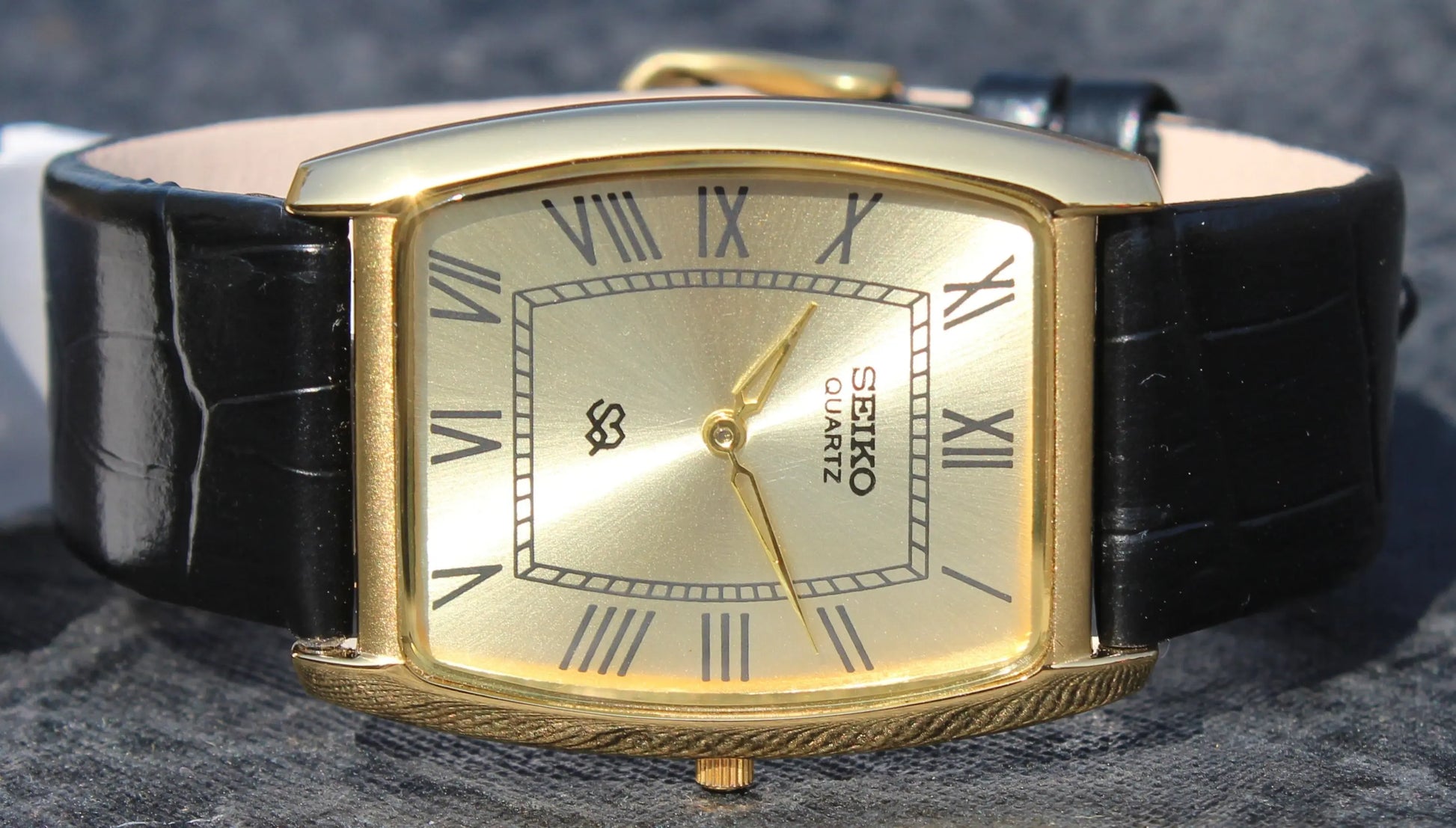 Seiko Quartz Super Slim Two Hands Japan Made Gold Plated Case Golden Dial Wristwatch - Genuine Vintage Watches