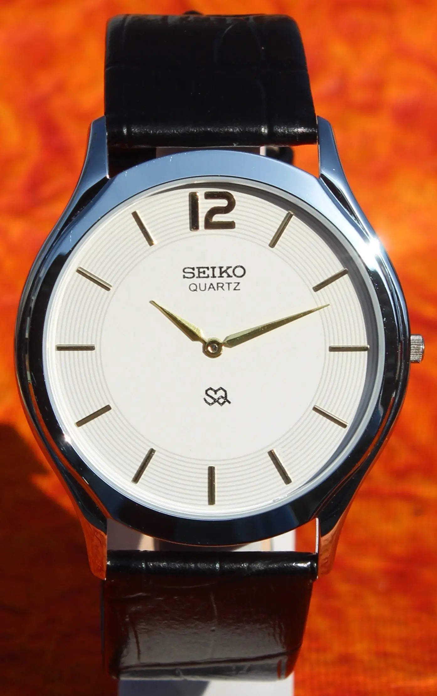 Seiko Quartz Super Slim Two Hands Japan Made Stainless Steel Case White Dial Wristwatch - Genuine Vintage Watches