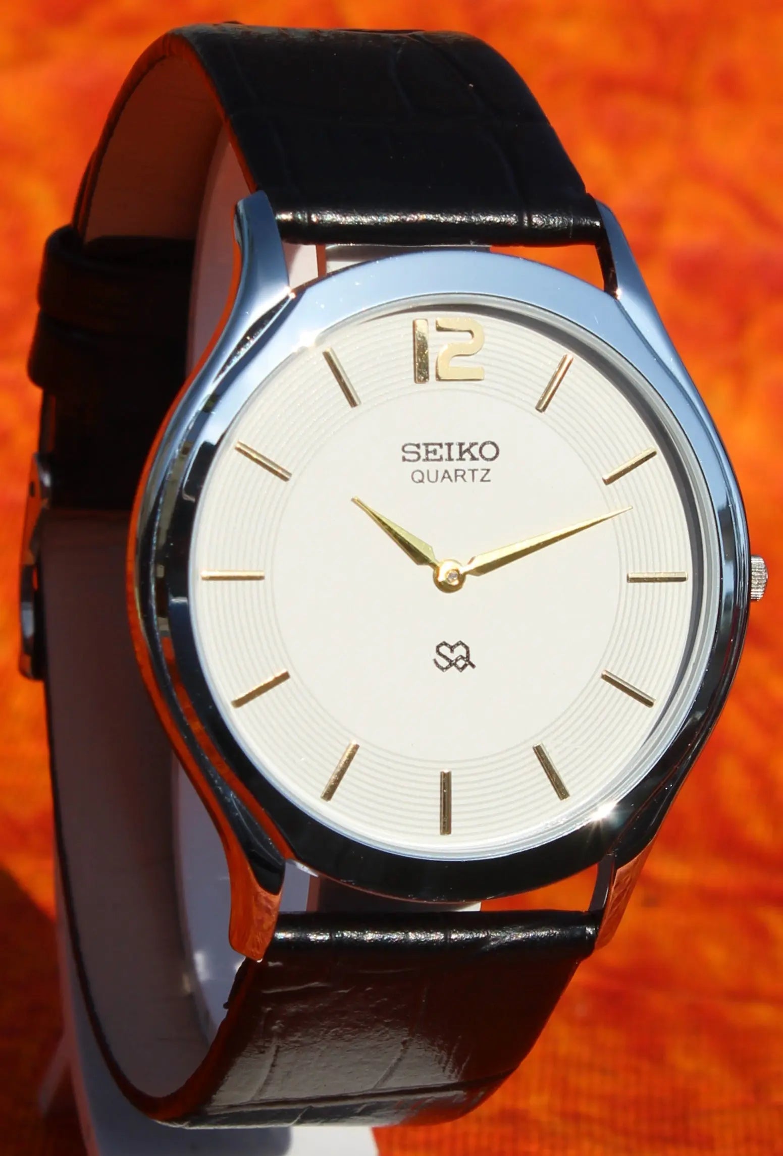 Seiko Quartz Super Slim Two Hands Japan Made Stainless Steel Case White Dial Wristwatch - Genuine Vintage Watches