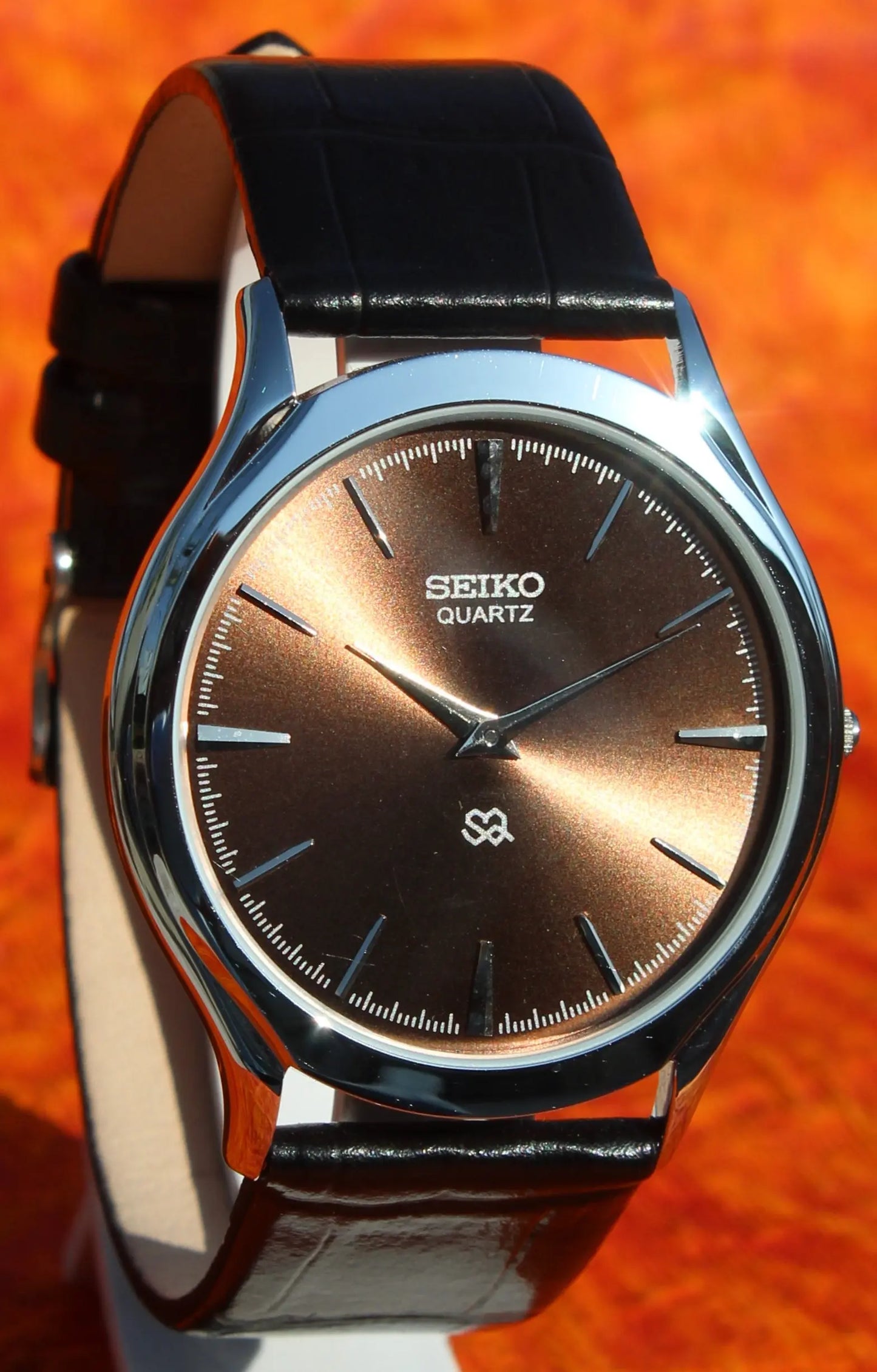 Seiko Quartz Super Slim Two Hands Japan Made Stainless Steel Case Brown Dial Wristwatch - Genuine Vintage Watches