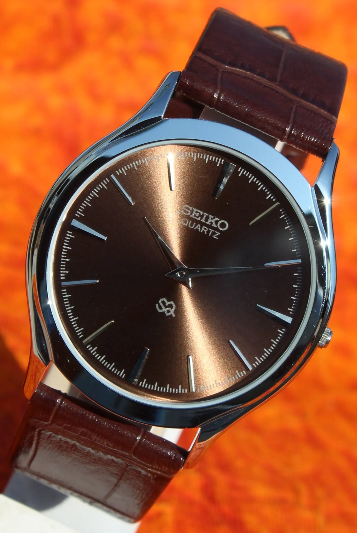 Seiko Quartz Super Slim Two Hands Japan Made Stainless Steel Case Brown Dial Wristwatch - Genuine Vintage Watches