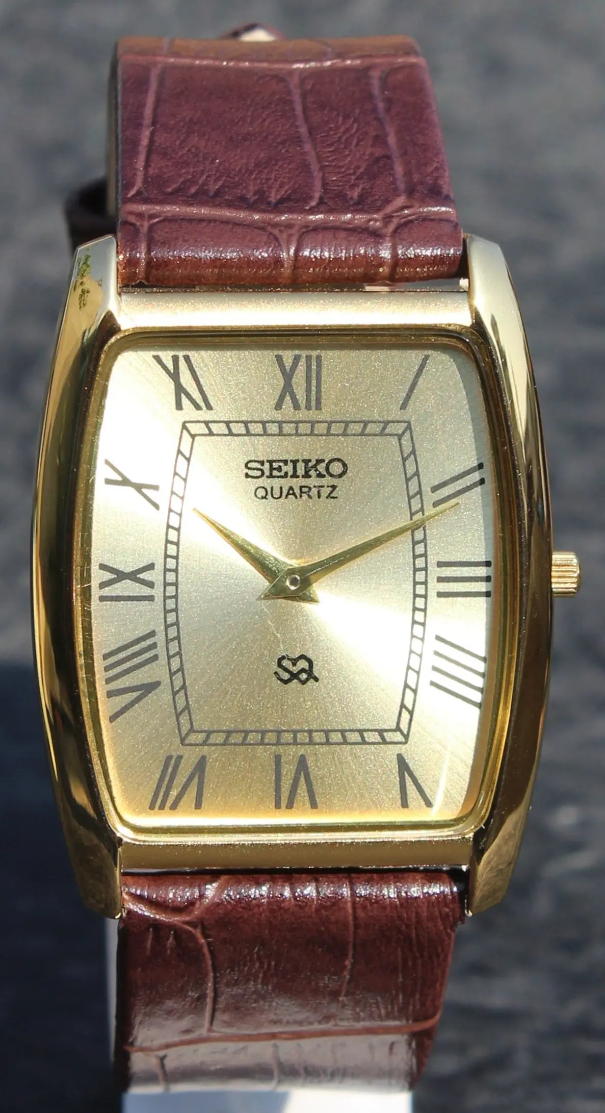 Seiko Quartz Super Slim Two Hands Japan Made Gold Plated Case Golden Dial Wristwatch - Genuine Vintage Watches