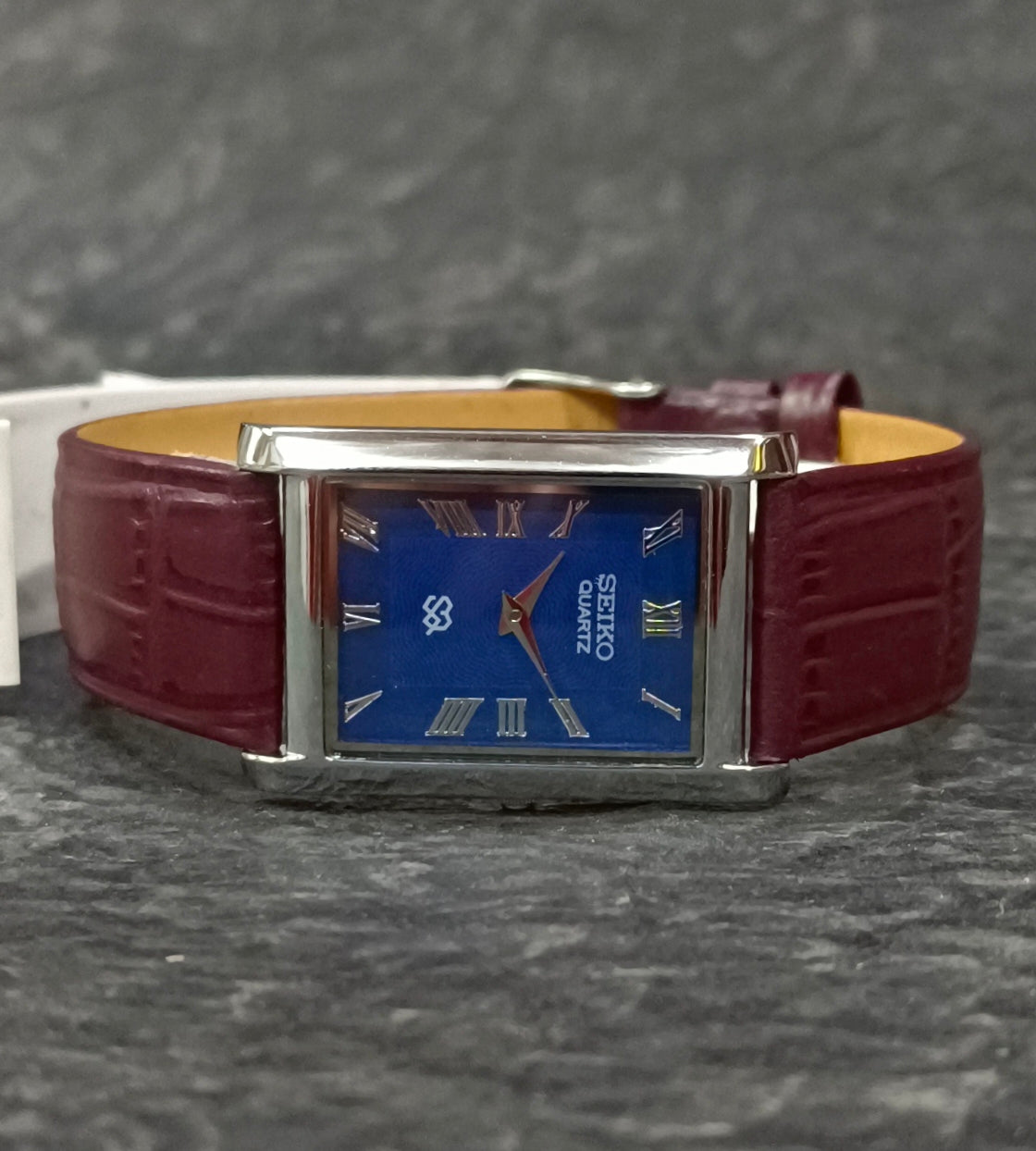 Seiko Quartz Tank Watch Slim Two Hands Wristwatch Geniune-Vintage-Watches