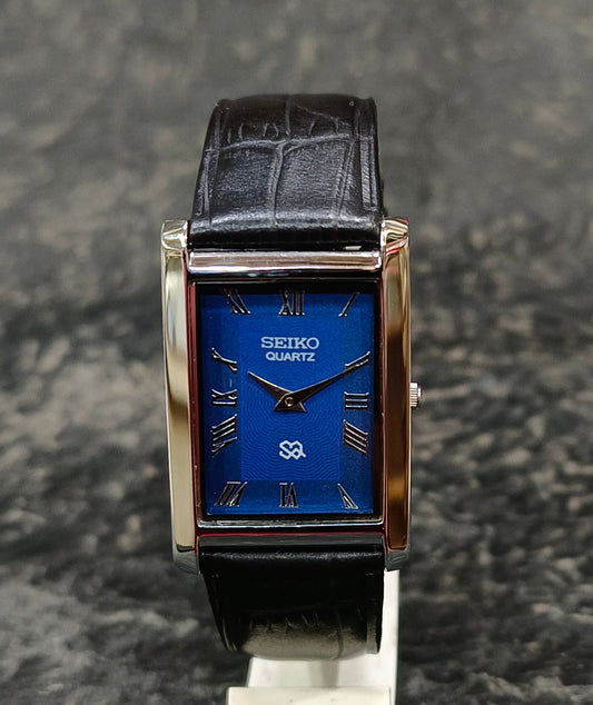 Seiko Vintage Quartz Tank Watch Slim Rectangular Roman Dial Wristwatch Geniune-Vintage-Watches