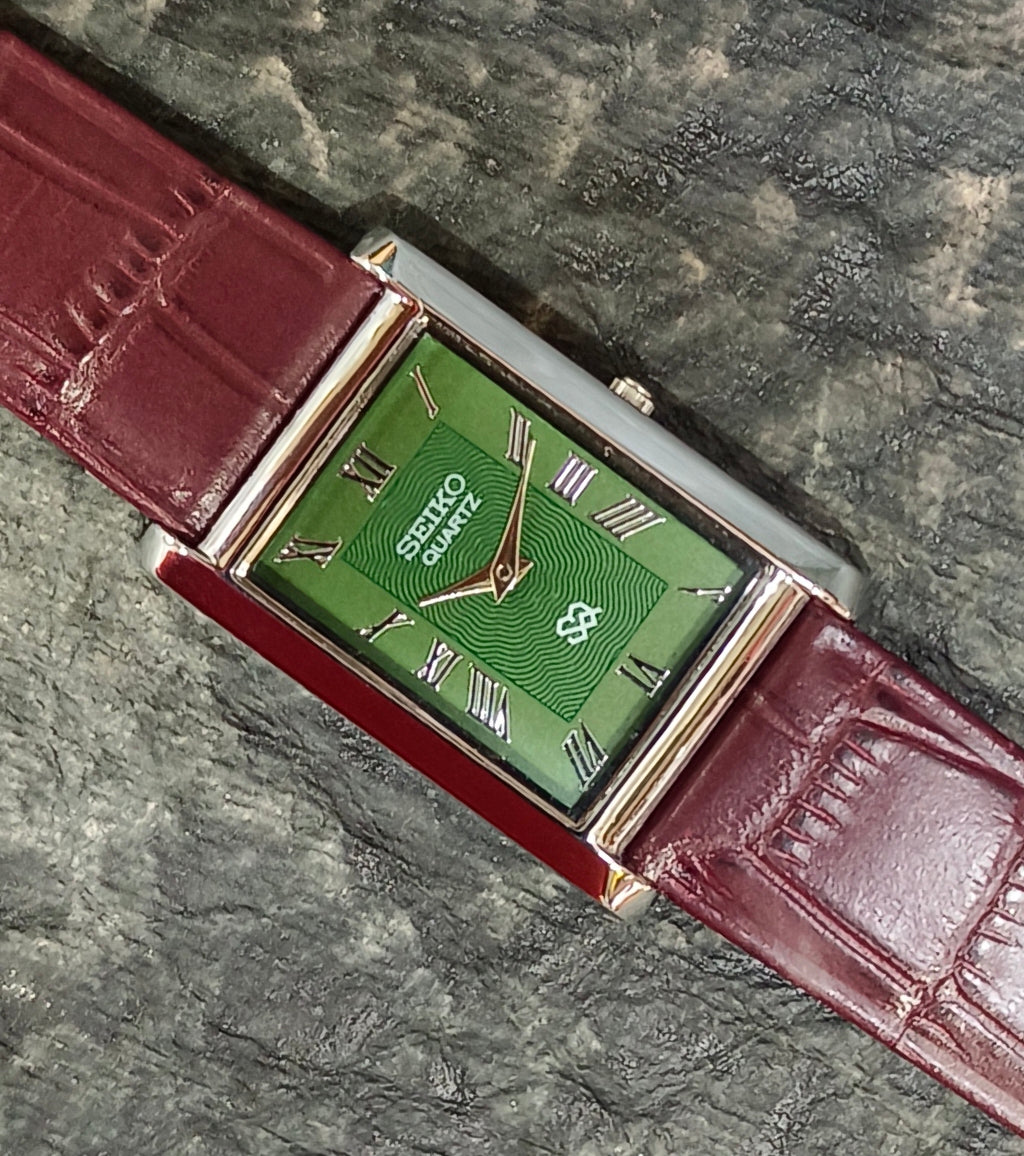 Seiko Vintage Tank Quartz Wristwatch Slim Roman Numeral Rectangular Dial Geniune-Vintage-Watches