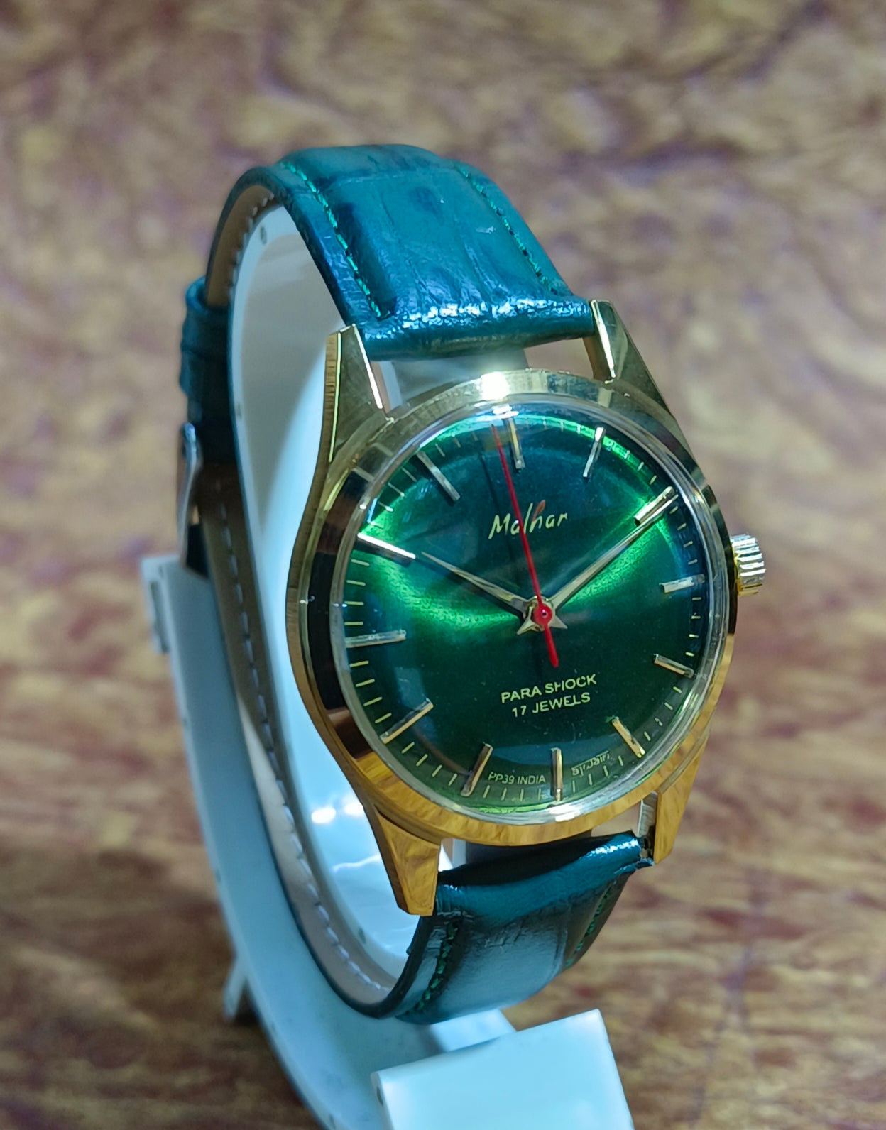 HMT Malhar Vintage Mechanical Hand Wind Watch Display Case Back Men's Watch Geniune-Vintage-Watches