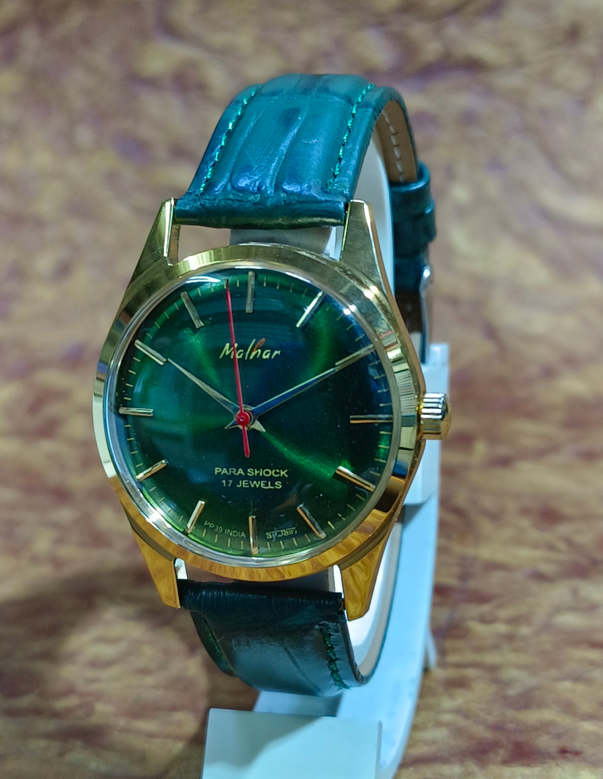 HMT Malhar Vintage Mechanical Hand Wind Watch Display Case Back Men's Watch Geniune-Vintage-Watches